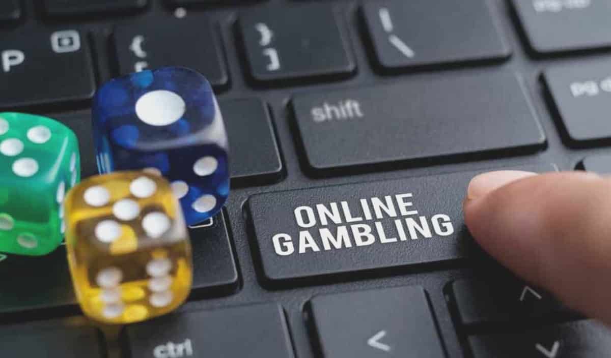 The Social Side of Gambling: Connecting Through Online Casinos