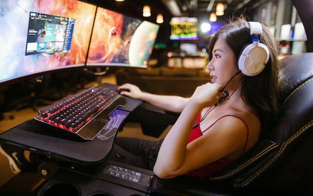 Beyond the Screen: Unveiling the Unique World of Online Gaming Experience